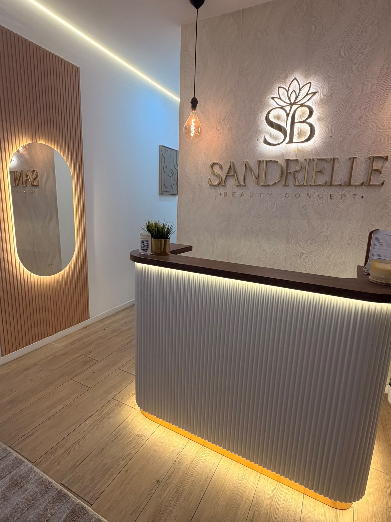 Bruna Sandrielle no salão em Matosinhos
